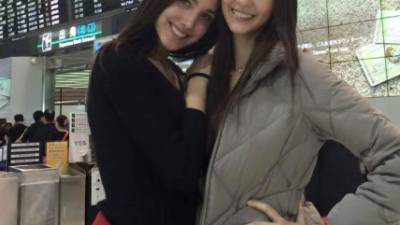 Edymar y Jennifer en el aeropuerto de Narita.