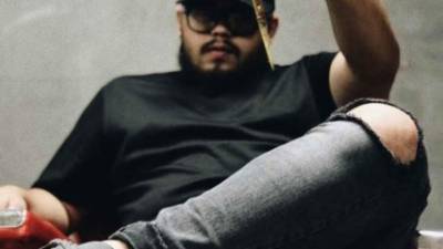 Conocé al hondureño Kilver Martínez, el barbero oficial del club Sporting Kansas City de la MLS de los Estados Unidos.