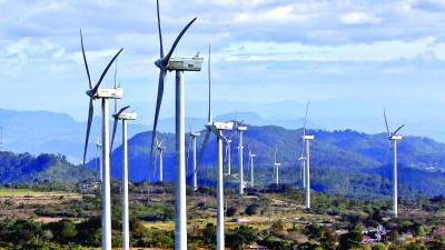 El banco está impulsando cambiar la matriz energética del país.