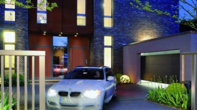 Desde las aplicaciones de app se pueden manejar varios controles del garaje de su casa.