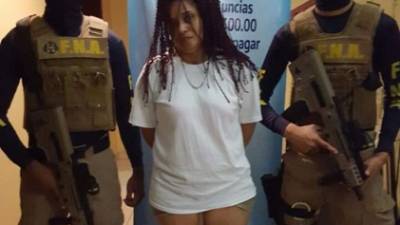 Rosa María Mejía Meza (43) alias 'La Diabla' cuando la presentaban ante los medios de comunicación.