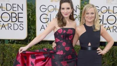 Las maestras de ceremonia Tina Fey y Amy Poehler. EFE