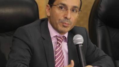 El ministro de Finanzas Wilfredo Cerrato viajó ayer.