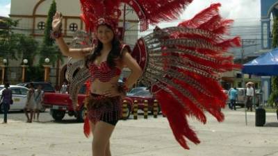 Fabiola Balderramos es la reina de la Feria Isidra 2014 y del Gran Carnaval