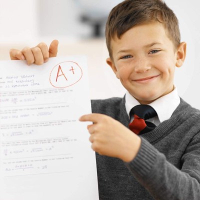 ¿Se debe ofrecer premios a cambio de buenas notas?