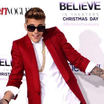 Justin se 'cuela' en fiesta de graduación