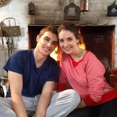 Dave Franco y Alison Brie se comprometieron