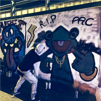 Fans de Justin Bieber, lloran ante la destrucción de sus grafitis