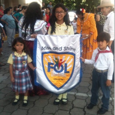 Escolares de San Pedro Sula celebran a Honduras