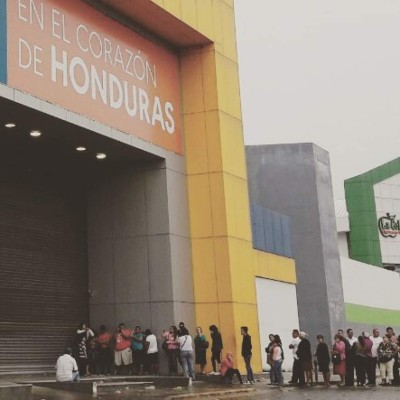 Así viven los hondureños la fiebre del 'Black Friday'
