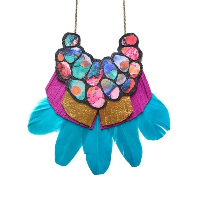 Plumas para lucir en Navidad