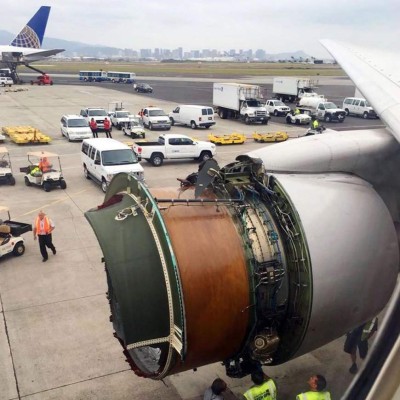 Caen escombros de avión de United Airlines en Denver, Estados Unidos, tras paso de vuelo