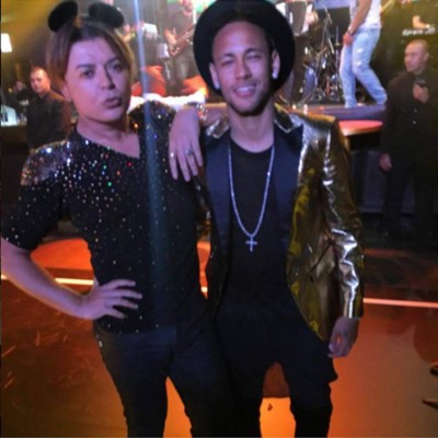 Neymar se lo pasó a lo grande en la fiesta de cumpleaños de su hermana