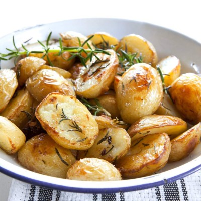 Papas al horno, el mejor complemento de una carne