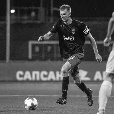 Muere futbolista ruso mientras entrenaba en casa en plena cuarentena