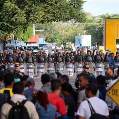 Costa Rica denuncia que Guatemala niega paso a migrantes cubanos