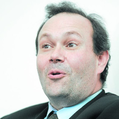 Asesor de Evo, Chávez y Correa vendría a reformar Constitución