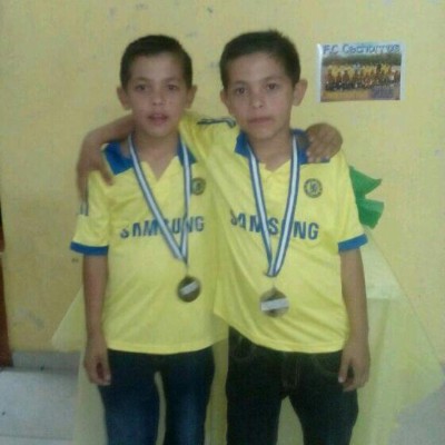 En medio de llantos desgarradores despiden a los gemelos de 10 años