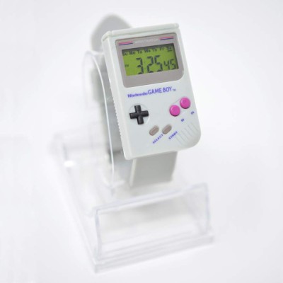 Para los nostálgicos, Nintendo vuelve a lanzar la Gameboy…en forma de reloj