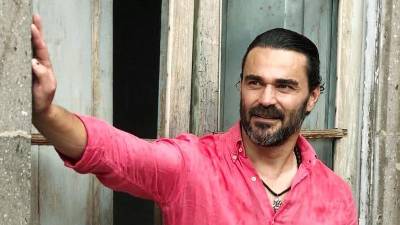 El actor Carlos Torres padece cáncer.