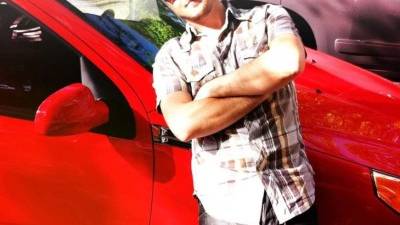 Ryan Collins admitió que robó las imágenes de los artistas.