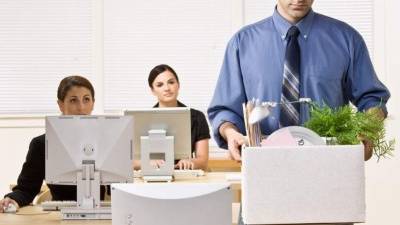 Trate de seguir las reglas laborales y evitar ser despedido debido a las faltas.