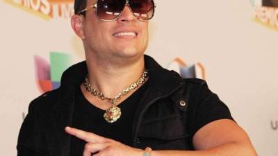 El cantante cubano Osmani García dijo que ha buscado alivio en 'cosas inapropiadas'. Foto: Facebook.