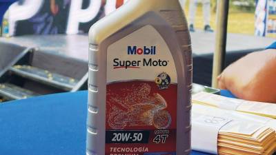Conzca el nuevo Mobil Super Moto.
