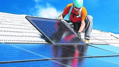 La energía renovable cuenta con beneficios fiscales y en precios.