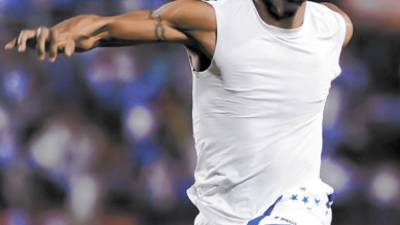 Hondura's Carlo Costly celebrates their goal against Canada during their FIFA World Cup South Africa-2010 qualifier match at the Metropolitan Olympic Stadium in San Pedro Sula, Honduras on October 11, 2008. AFP PHOTO/Orlando SIERRA.
