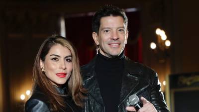 Los cantantes mexicanos María León y Yahir unen sus talentos y los convierten en ‘Fuego’.