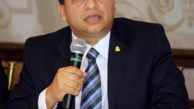 Teodoro Bonilla fue suspendido de su cargo.