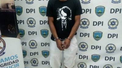 Erick Joel Varela Maradiaga de 25 años de edad, originario de Francisco Morazán y residente en el lugar de la detención.