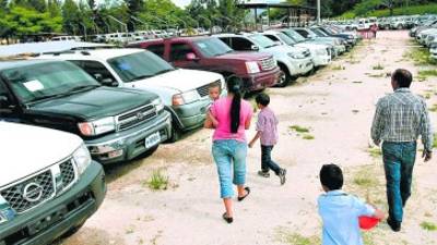 Carros por subastar.