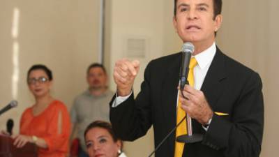 Encabezaron la firma del pacto Salvador Nasralla, Xiomara Castro y Mel Zelaya.