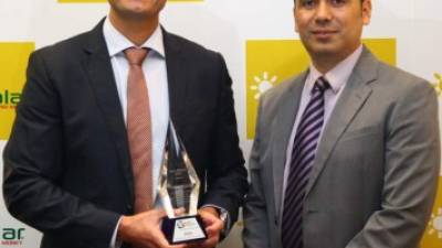 La empresa Smartsolar, dedicada al desarrollo de sistemas de energía solar fotovoltaica, fue premiada en Expo Energía 2014.
