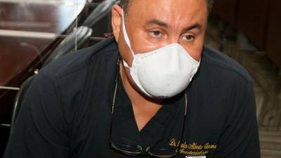 <b><span class=mln_uppercase_mln>El doctor Carlos Umaña pide reforzar cuidados.</span></b>