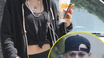 Miley Cyrus fue vista besando a Benji Madden.