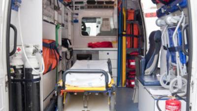 Así debe ser equipada una ambulancia verdadera.