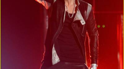 LAS VEGAS, NV - MAY 19: Musician Justin Bieber performs onstage during the 2013 Billboard Music Awards at the MGM Grand Garden Arena on May 19, 2013 in Las Vegas, Nevada. (Photo by Ethan Miller/Getty Images)