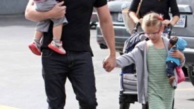 Los actores Ben Affleck y Jennifer Garner tratan de llevar una relación cordial por la salud emocional de sus tres hijos.