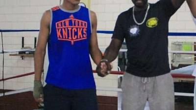 El cuerpo de Erick Antonio Murillo fue levantado por las autoridades en la ambulancia del 911 donde murió, el joven era una de las promesas del boxeo y bombero voluntario.