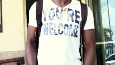 Maynor Figueroa rumbo al aeropuerto sampedrano.