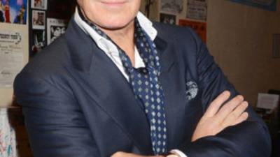 Brosnan asegura que actualmente trata de conseguir papeles en filmes que lo reten.