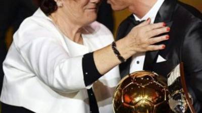 Dolores Aveiro junto a su hijo Cristiano Ronaldo.