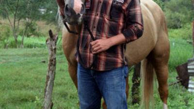 Proyección A través de las redes sociales da a conocer al mundo las experiencias que va grabando.