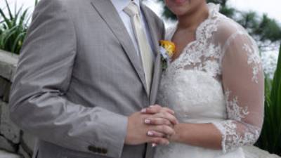 Los novios Josué David Pineda y Carmen Sabrina Mejía.