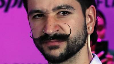 MEX7318. CIUDAD DE MÉXICO (MÉXICO), 31/01/2024.- El músico y cantautor colombiano Camilo posa a su llegada a la alfombra roja de los TikTok Awards 2024: 'Celebrando Sueños' hoy, en la Ciudad de México (México). TikTok es una de las redes sociales más populares en el mundo y este miércoles celebra una nueva edición de sus premios, que reconocen a los creadores de contenido digital favoritos del público en 17 categorías diferentes como entretenimiento, comedia, cocina, moda, belleza, juegos y mucho más. EFE/ Mario Guzmán