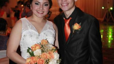 Los novios Alicia Fiorela Moreno y Ever Josué Isaula.
