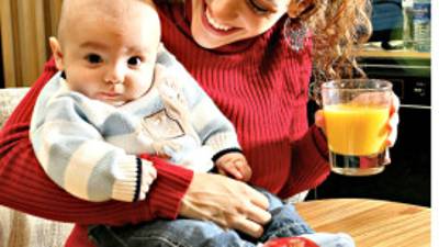 La mujer ingerir una dieta rica en frutas y verduras. Y promoverla entre su familia.
